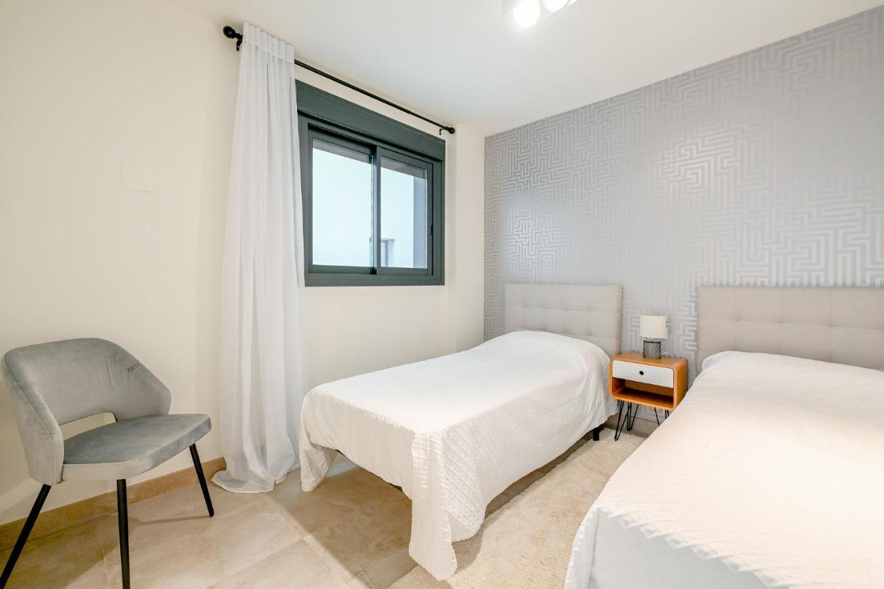 Seashell Infinity Luxury Apartment เอสเตโปนา ภายนอก รูปภาพ